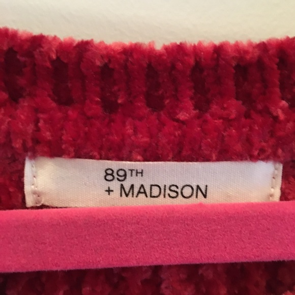 Red sweater 89th Madisson - Picture 3 of 3